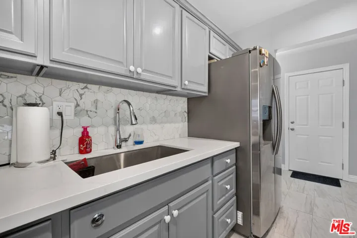 11232 Keswick Street, Los Angeles, California 91352