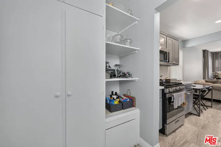 11232 Keswick Street, Los Angeles, California 91352