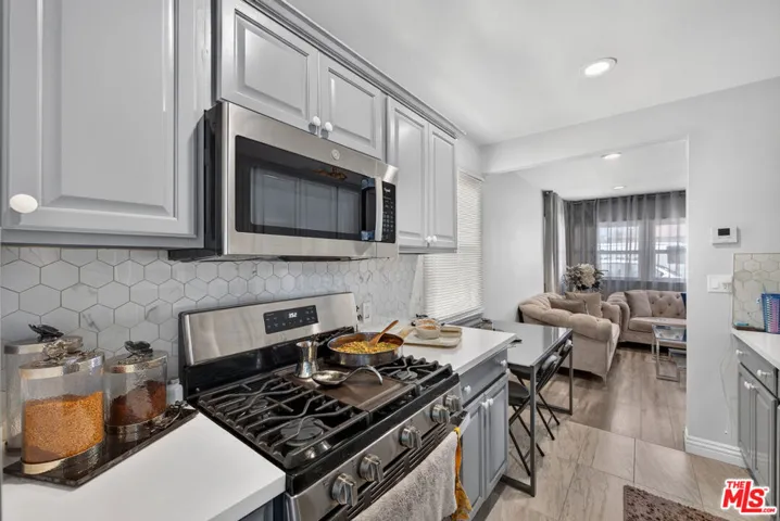 11232 Keswick Street, Los Angeles, California 91352