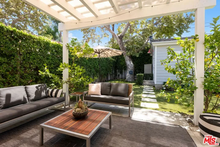 961 S Gretna Green Way, Los Angeles, California 90049