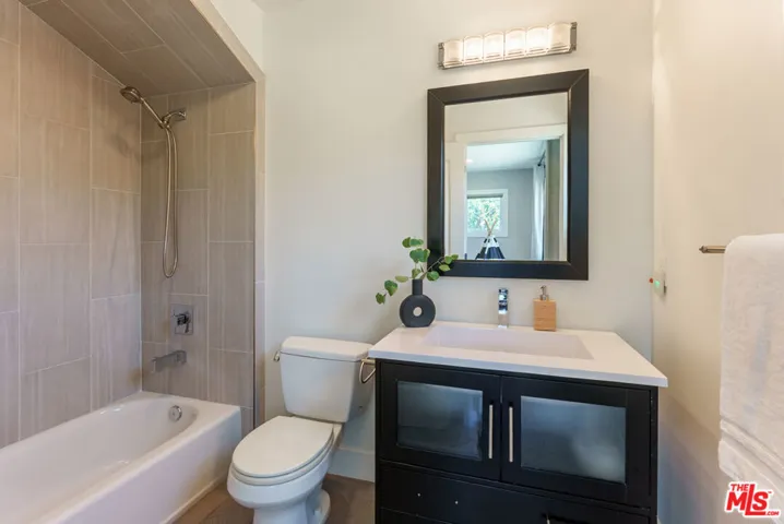 961 S Gretna Green Way, Los Angeles, California 90049
