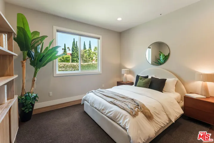 961 S Gretna Green Way, Los Angeles, California 90049