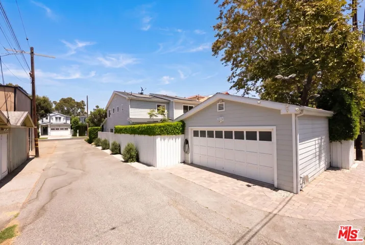 961 S Gretna Green Way, Los Angeles, California 90049