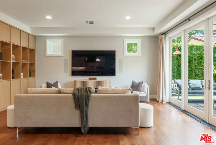 961 S Gretna Green Way, Los Angeles, California 90049