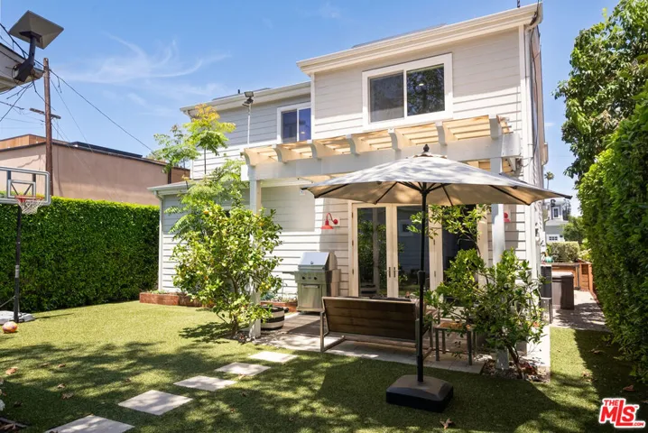 961 S Gretna Green Way, Los Angeles, California 90049