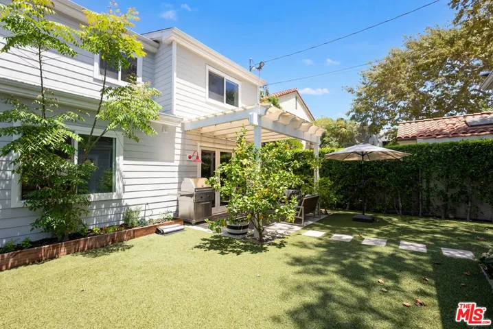 961 S Gretna Green Way, Los Angeles, California 90049