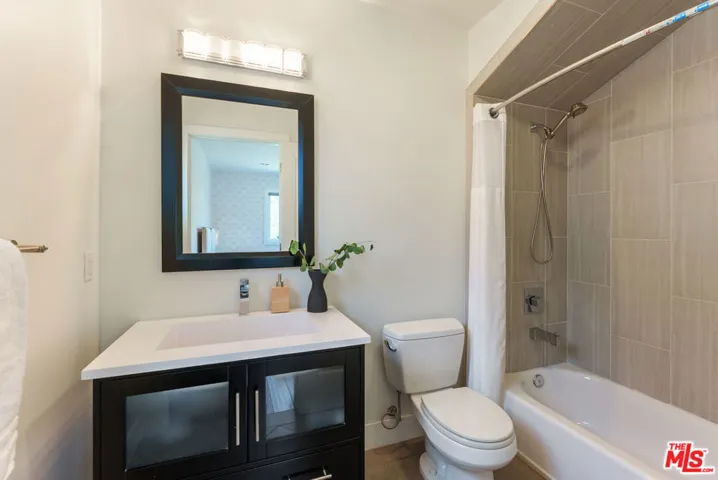 961 S Gretna Green Way, Los Angeles, California 90049