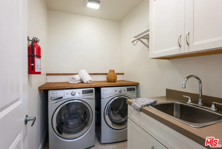 961 S Gretna Green Way, Los Angeles, California 90049