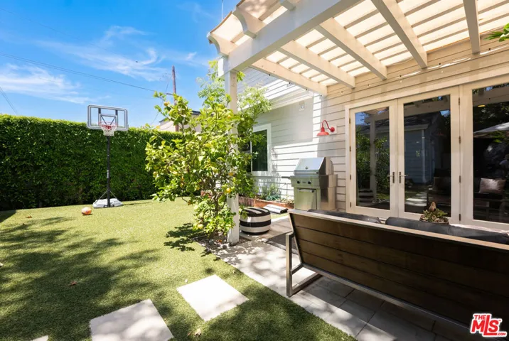 961 S Gretna Green Way, Los Angeles, California 90049