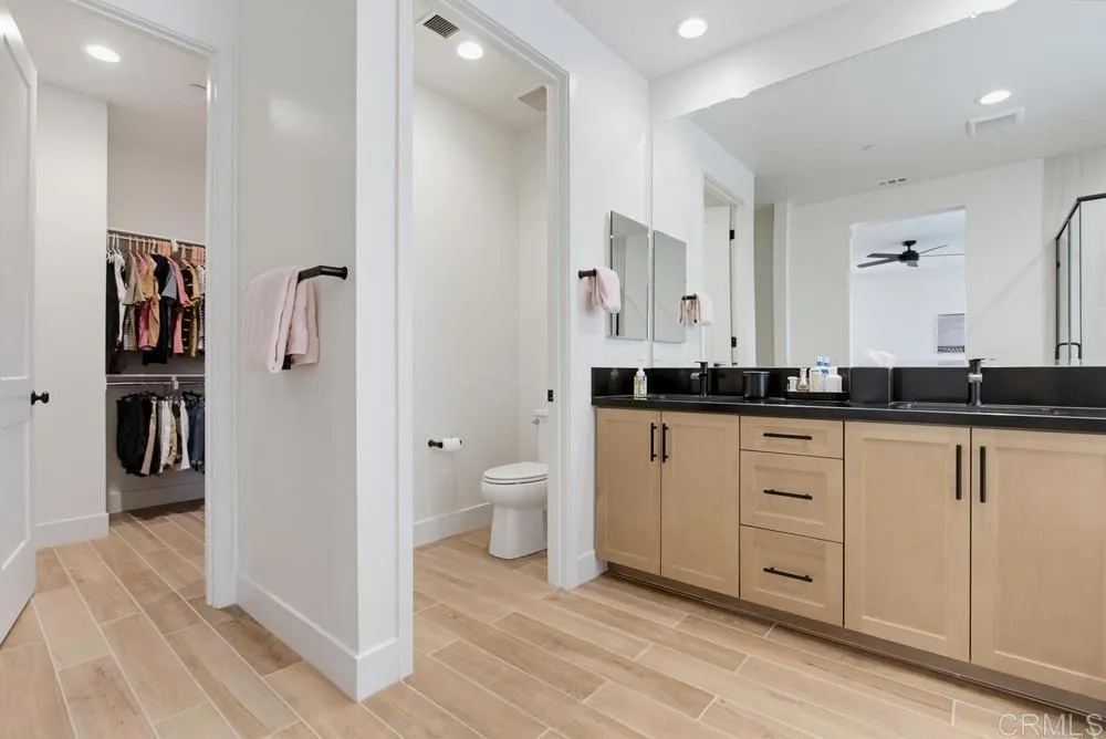 Adjoining Walk-In Closet
