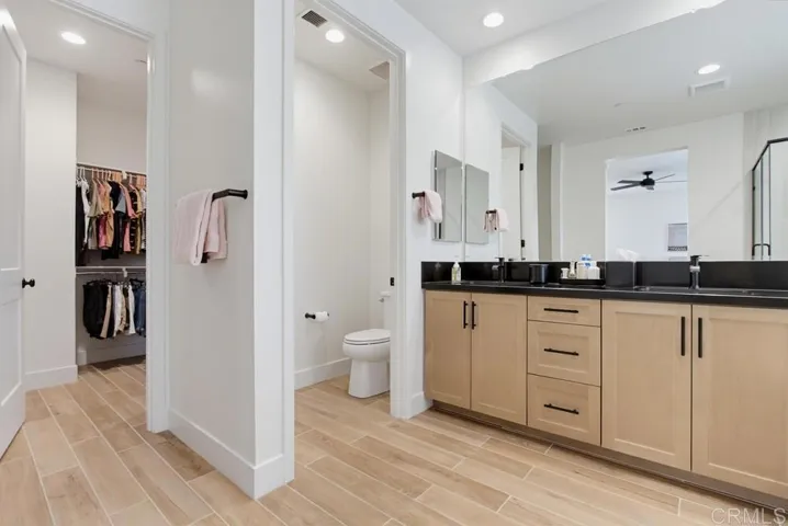 Adjoining Walk-In Closet
