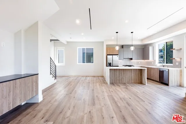 11554 Lemp Court, Studio City, California 91602