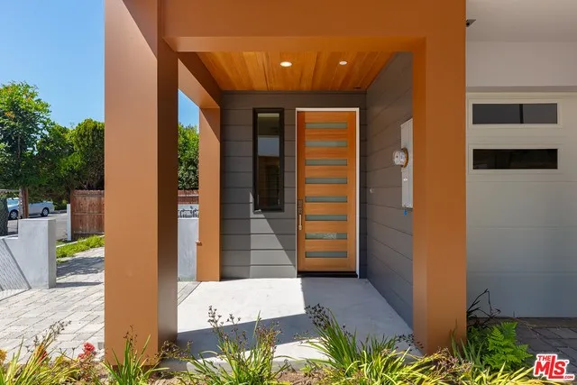 11554 Lemp Court, Studio City, California 91602