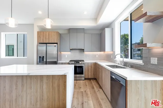 11554 Lemp Court, Studio City, California 91602