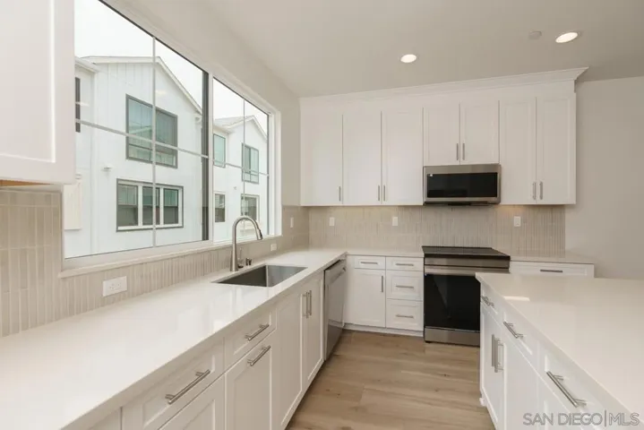 2564 Delphinium Ln, Carlsbad, California 92008