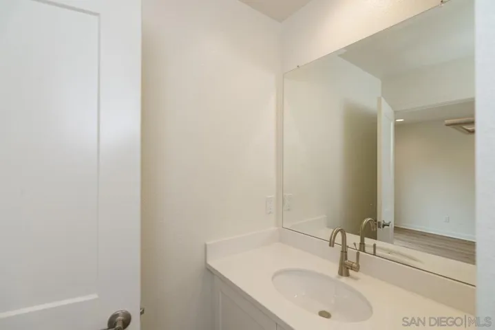 2564 Delphinium Ln, Carlsbad, California 92008