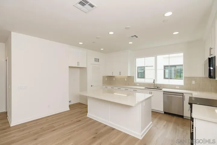 2564 Delphinium Ln, Carlsbad, California 92008
