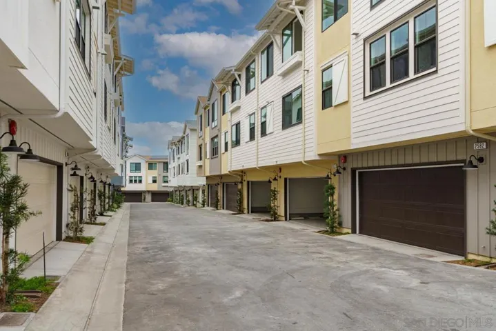 2564 Delphinium Ln, Carlsbad, California 92008