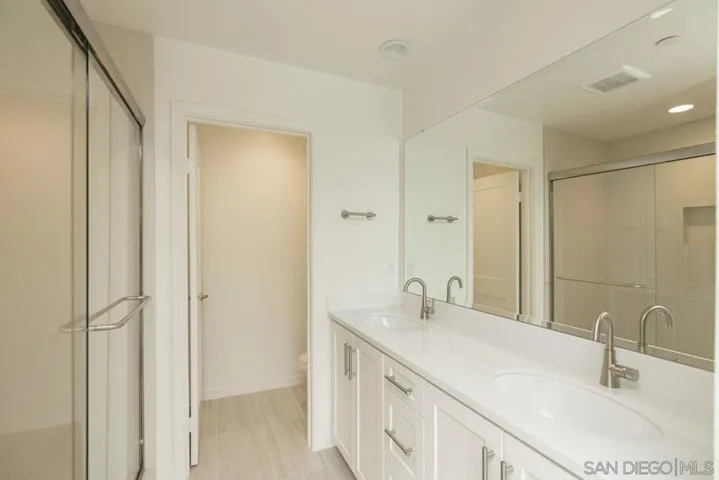 2564 Delphinium Ln, Carlsbad, California 92008