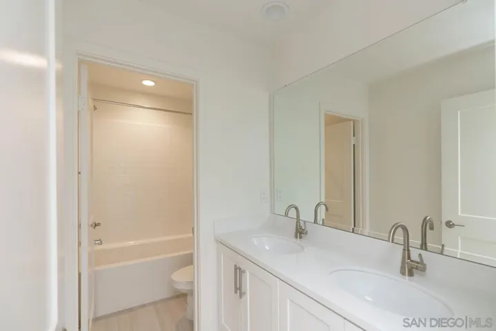 2564 Delphinium Ln, Carlsbad, California 92008