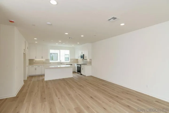 2564 Delphinium Ln, Carlsbad, California 92008