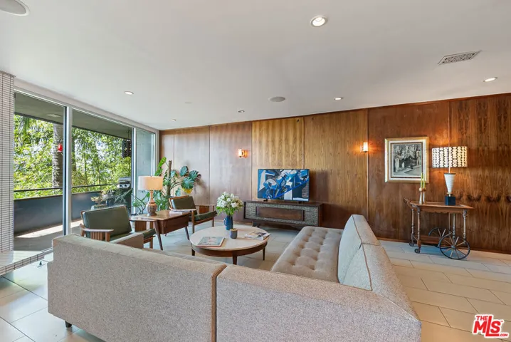 8401 Fountain Avenue 8, West Hollywood, California 90069