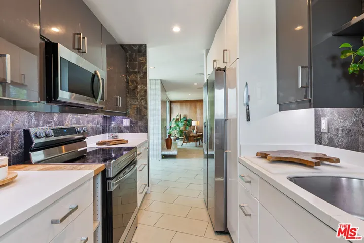 8401 Fountain Avenue 8, West Hollywood, California 90069