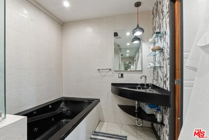 8401 Fountain Avenue 8, West Hollywood, California 90069