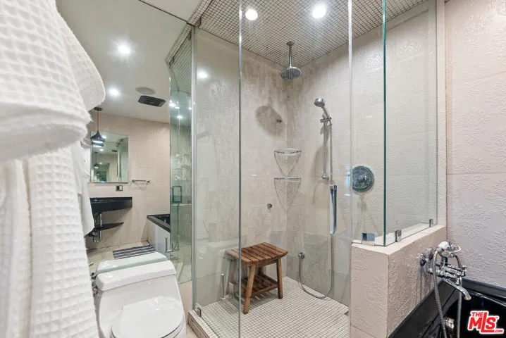 8401 Fountain Avenue 8, West Hollywood, California 90069