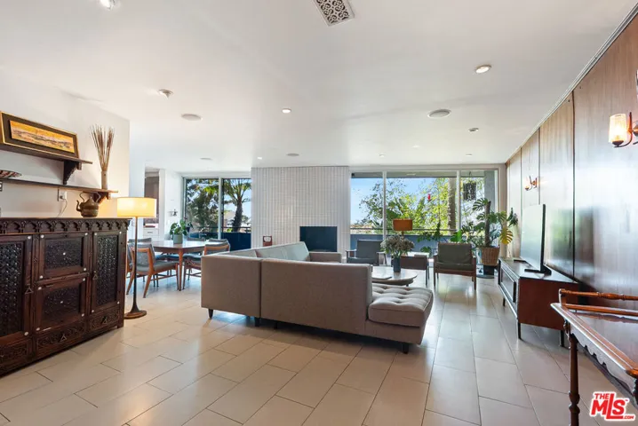 8401 Fountain Avenue 8, West Hollywood, California 90069