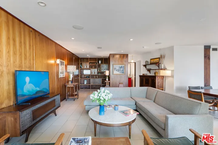 8401 Fountain Avenue 8, West Hollywood, California 90069