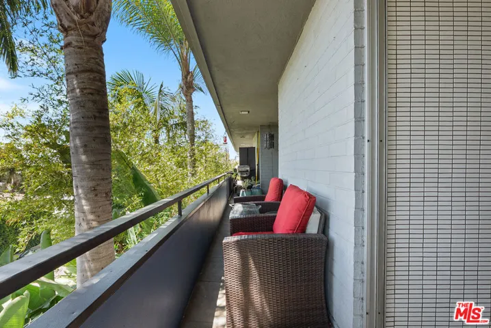 8401 Fountain Avenue 8, West Hollywood, California 90069