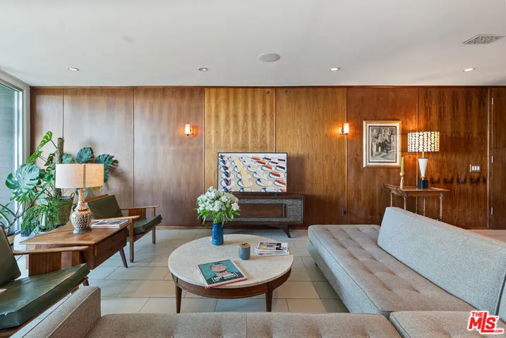 8401 Fountain Avenue 8, West Hollywood, California 90069