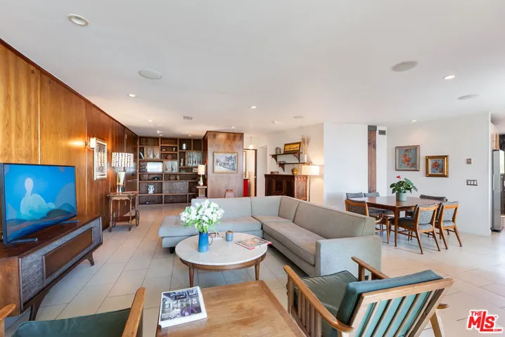 8401 Fountain Avenue 8, West Hollywood, California 90069