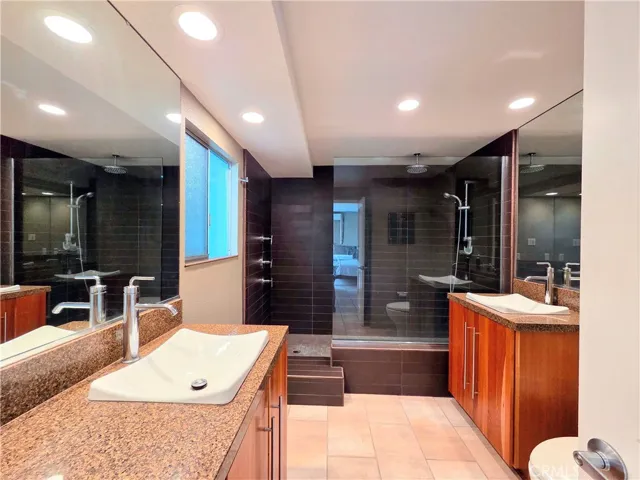 2101 E 2nd Street 301, Long Beach, California 90803