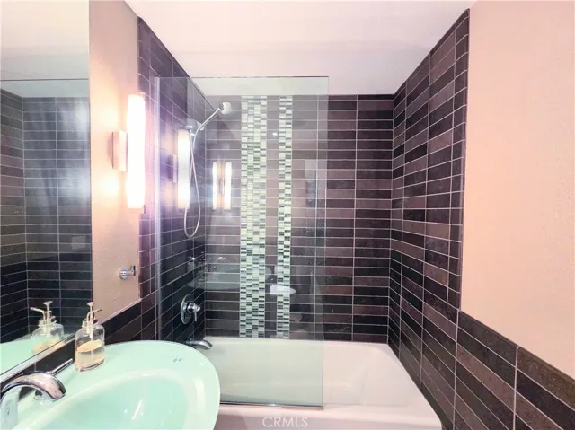 2101 E 2nd Street 301, Long Beach, California 90803