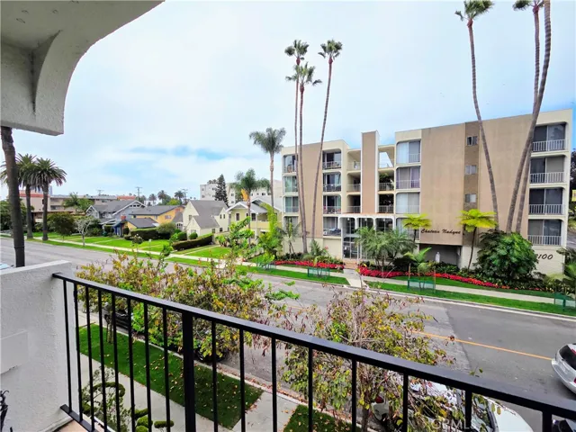 2101 E 2nd Street 301, Long Beach, California 90803