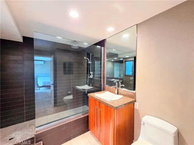 2101 E 2nd Street 301, Long Beach, California 90803