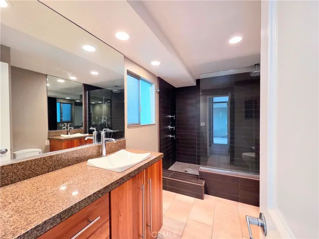2101 E 2nd Street 301, Long Beach, California 90803