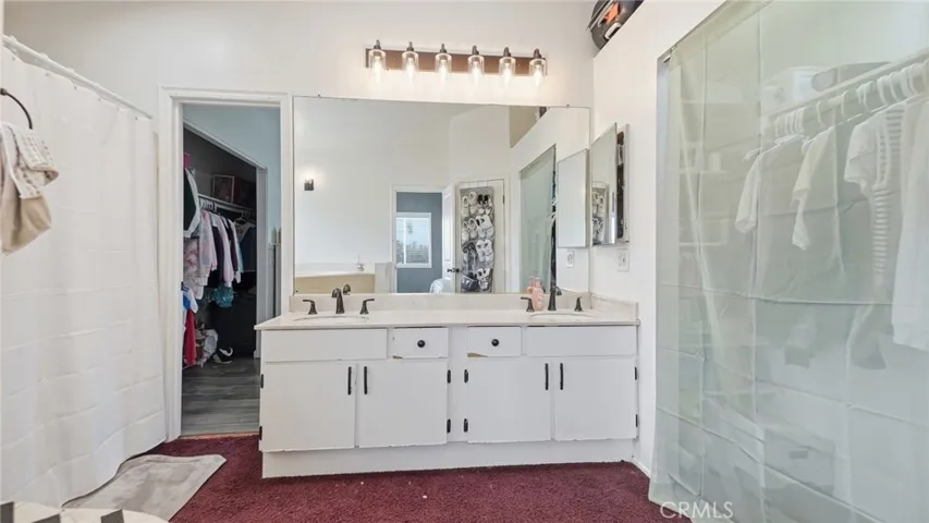 Upstairs Primary Bathroom