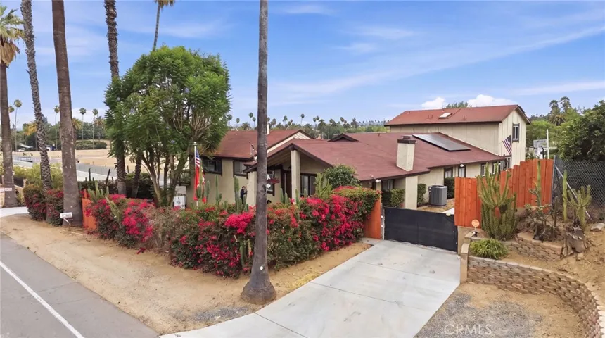 9218 Victoria Avenue, Riverside, California 92503
