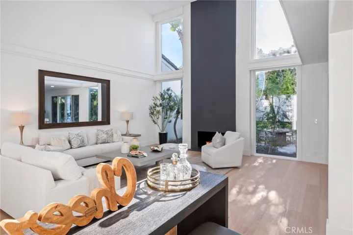 25 Rue Grand Ducal, Newport Beach, California 92660
