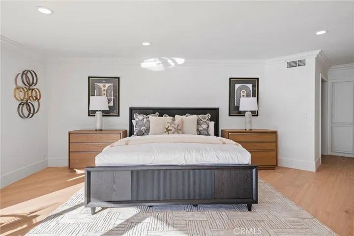25 Rue Grand Ducal, Newport Beach, California 92660