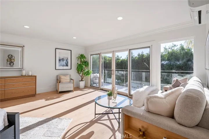 25 Rue Grand Ducal, Newport Beach, California 92660
