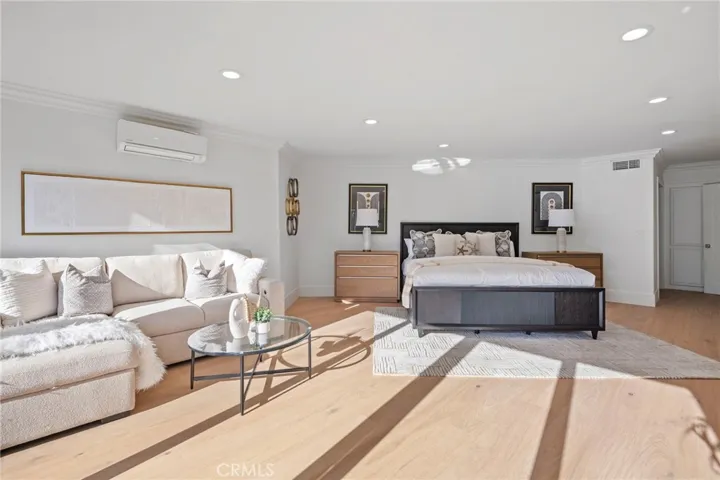 25 Rue Grand Ducal, Newport Beach, California 92660