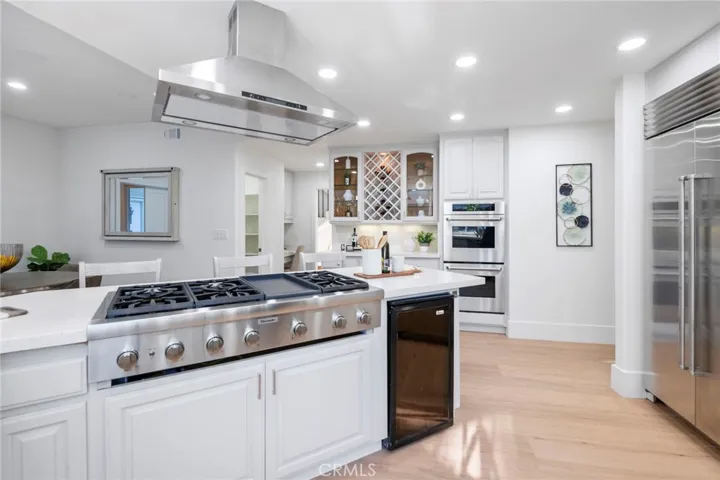 25 Rue Grand Ducal, Newport Beach, California 92660