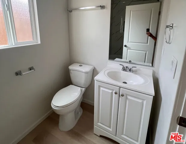 945 W 76th Street, Los Angeles, California 90044
