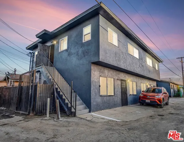 945 W 76th Street, Los Angeles, California 90044