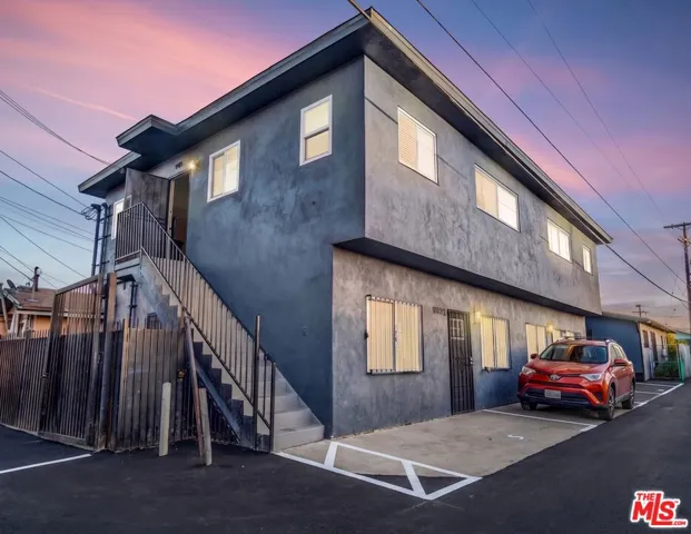 945 W 76th Street, Los Angeles, California 90044