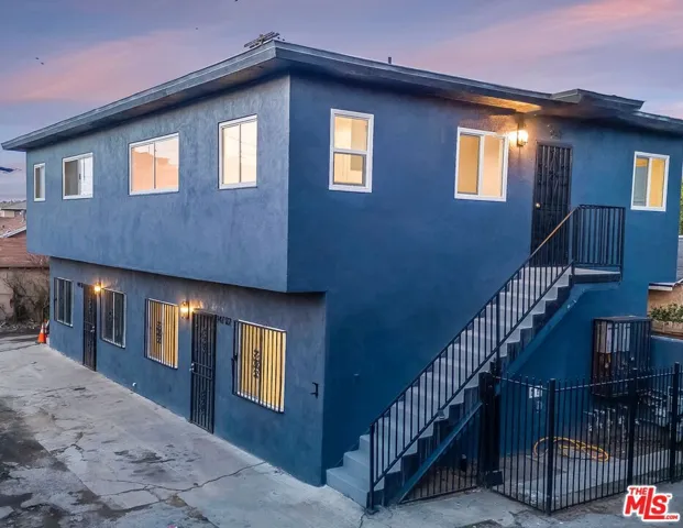 945 W 76th Street, Los Angeles, California 90044